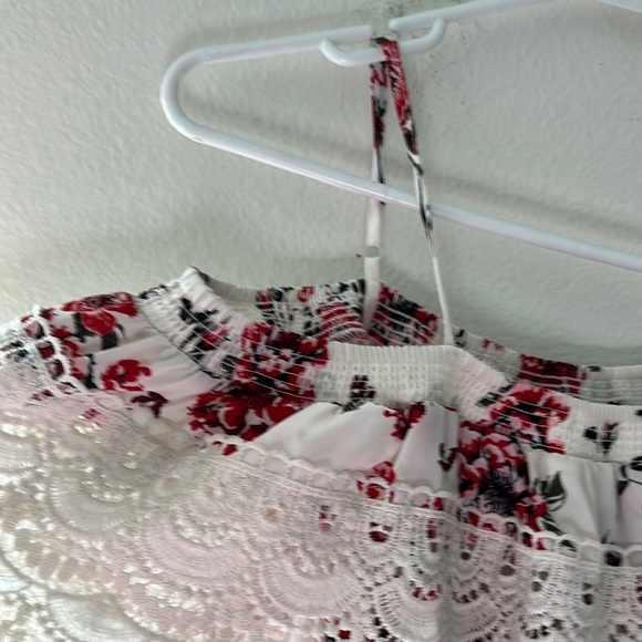 No Boundaries Red and White Ruffled Floral Blouse - Picture 3 of 5